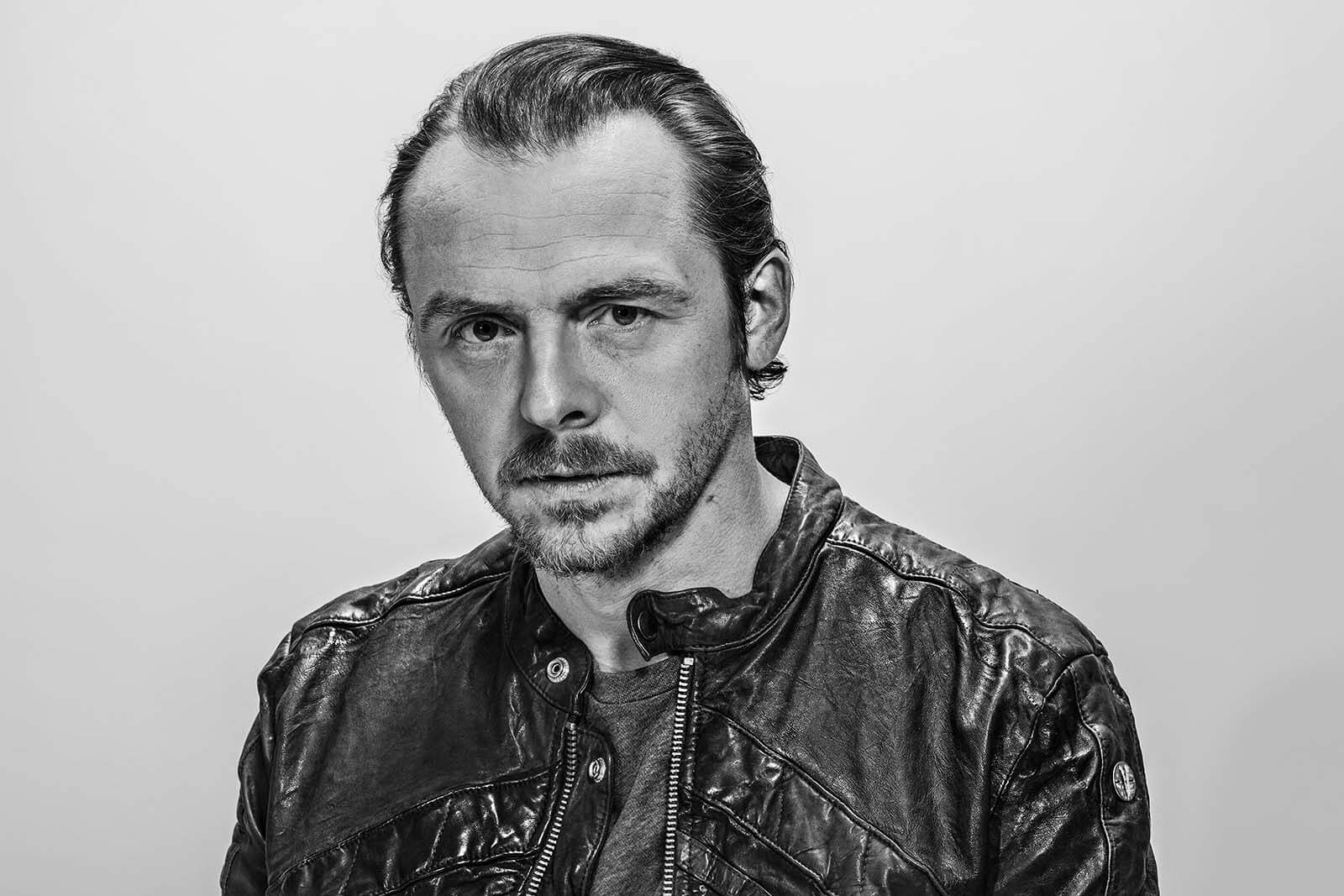 Simon_Pegg_Lee_Powers_01